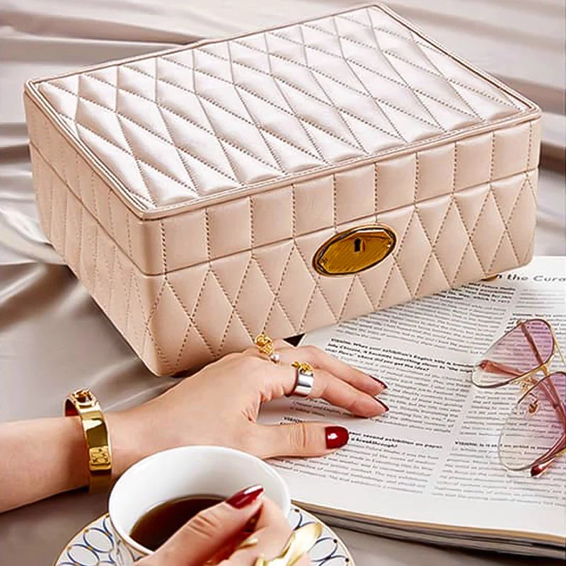 damskie-wyscielane-pudelko-na-zegarek